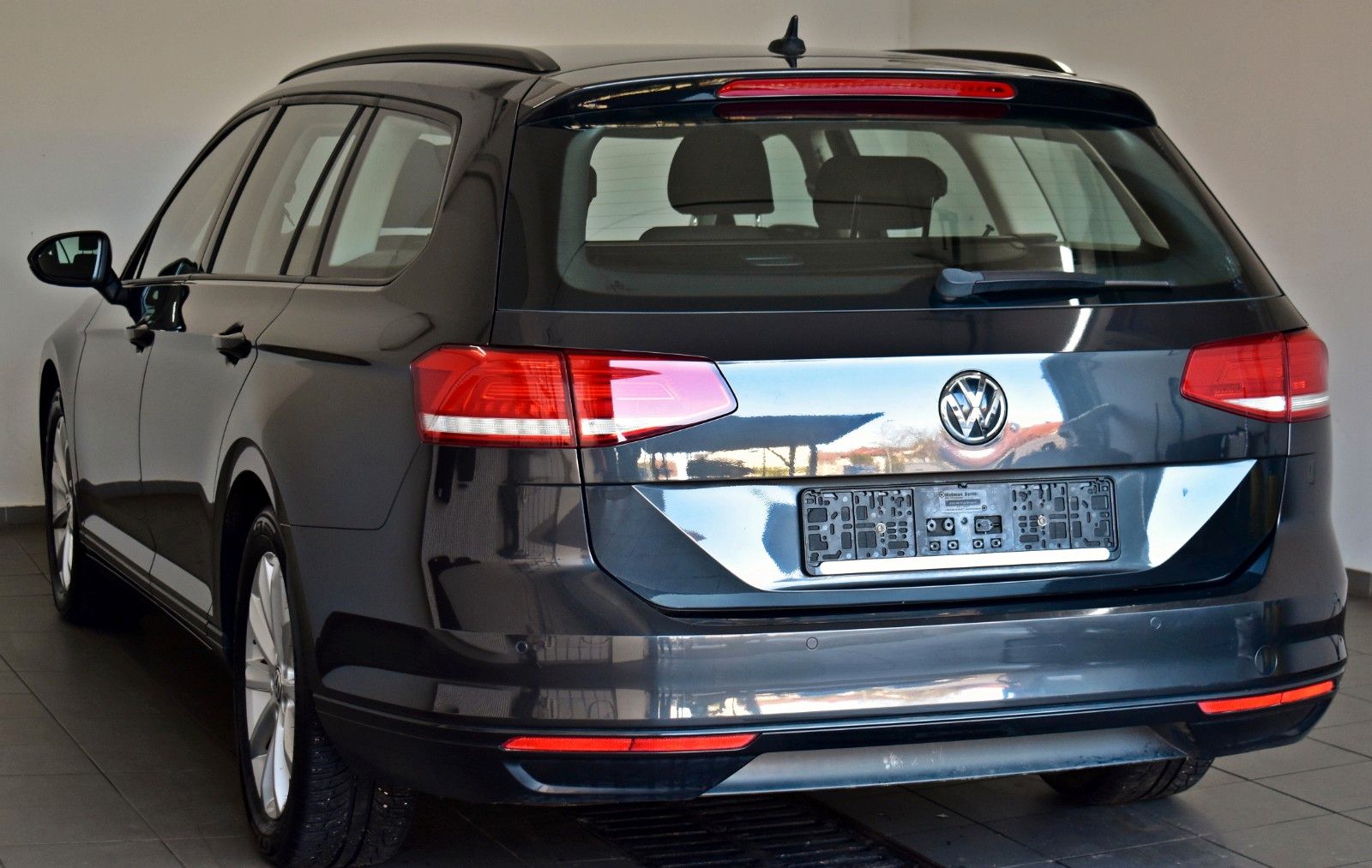 Fahrzeugabbildung Volkswagen Passat Variant Trendline Navi,LED,SH,PDC