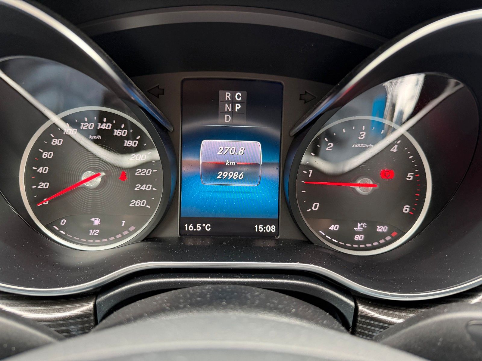 Fahrzeugabbildung Mercedes-Benz V 250 AVANTGARDE ED AHK Tisch 6Sitze