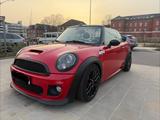 MINI John Cooper Works Cabrio John Cooper Works - rote MINI John Cooper Works Cabrio