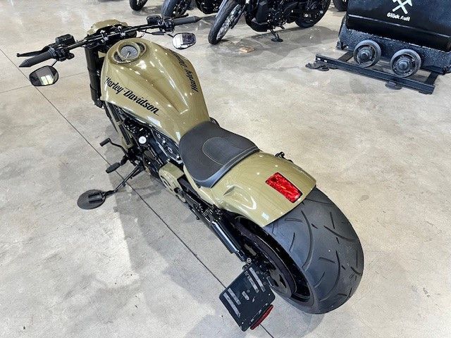 Fahrzeugabbildung Harley-Davidson VRSCDX Night Rod Bad Boy Custom 280er Umbau