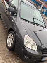 Kia Carens Benziner Schaltgetriebe TÜV 4/2027 - Kia Carens aus 2008