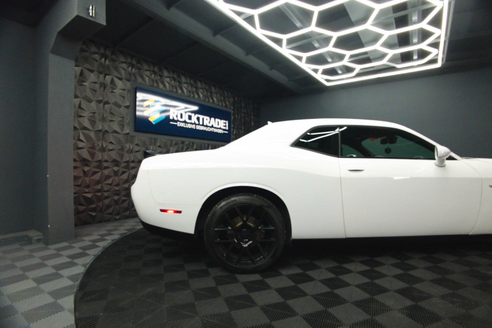 Fahrzeugabbildung Dodge Challenger 5.7 V8 R/T SRT Style *LED*20 Zoll*