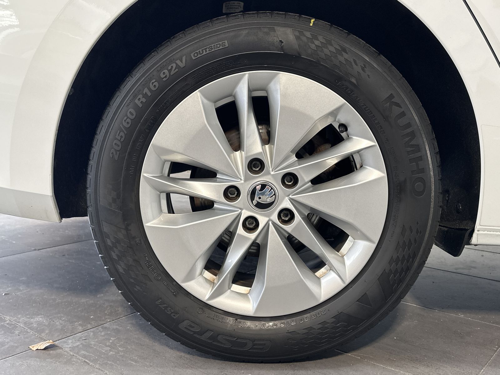 Fahrzeugabbildung SKODA Octavia Combi 2.0 TDI DSG Ambition NAV+LED+VCOCK
