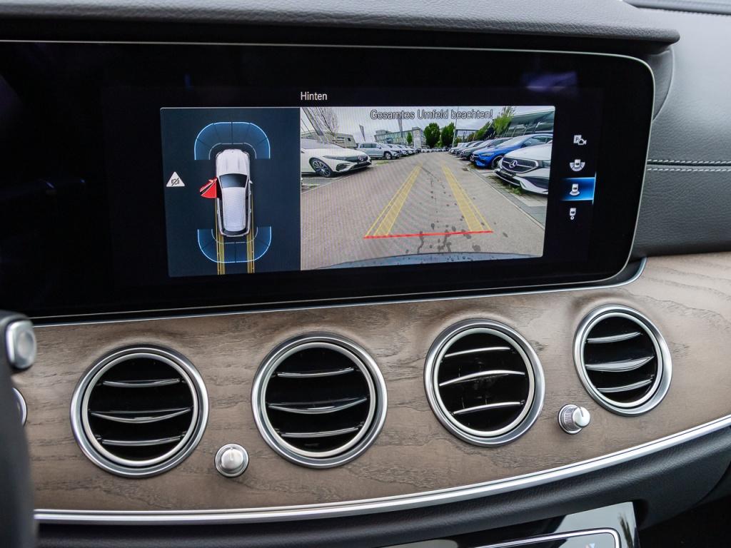 Mercedes-Benz E 220 d T Exclusive *AHK*Cam*LED*Pano*StandHzg*
