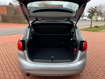 BMW 218 - 6
