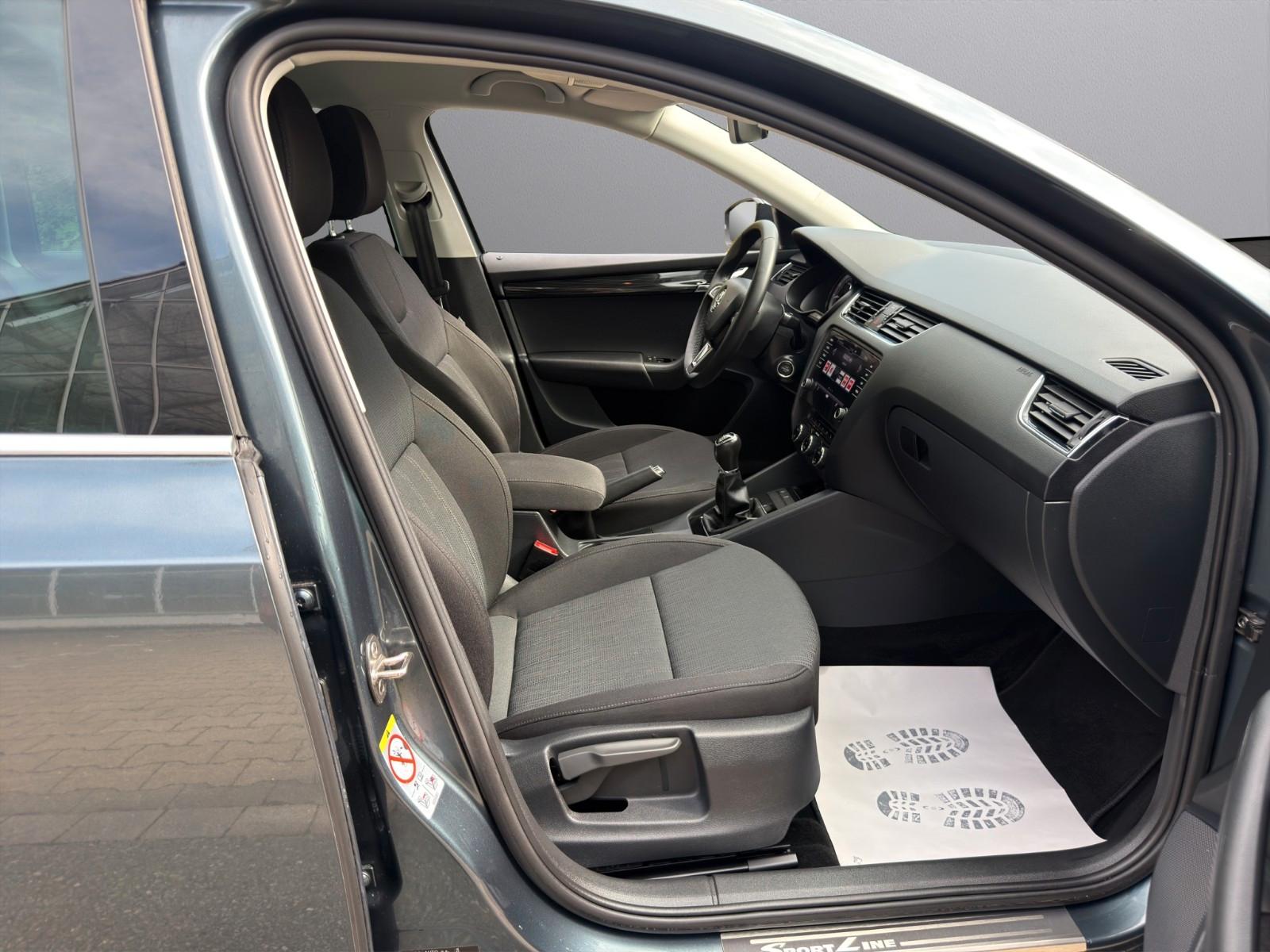 Skoda Octavia Combi Style LED/Keyless/CarPlay/PDC