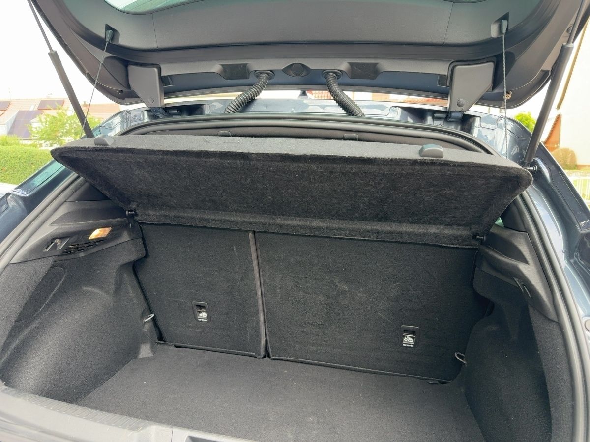 Fahrzeugabbildung Renault Megane R.S. LINE TCe 160 EDC Head-Up SHZ