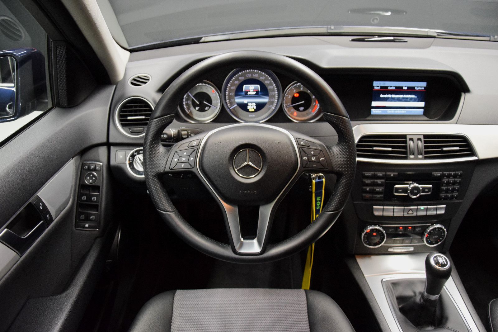 Fahrzeugabbildung Mercedes-Benz C 180 T CGI BlueEfficiency Avantgarde 2.Hand