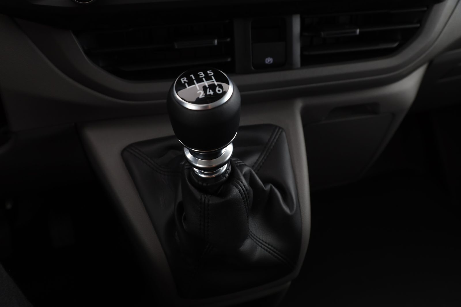 Volkswagen T7 Transporter - Bild 15