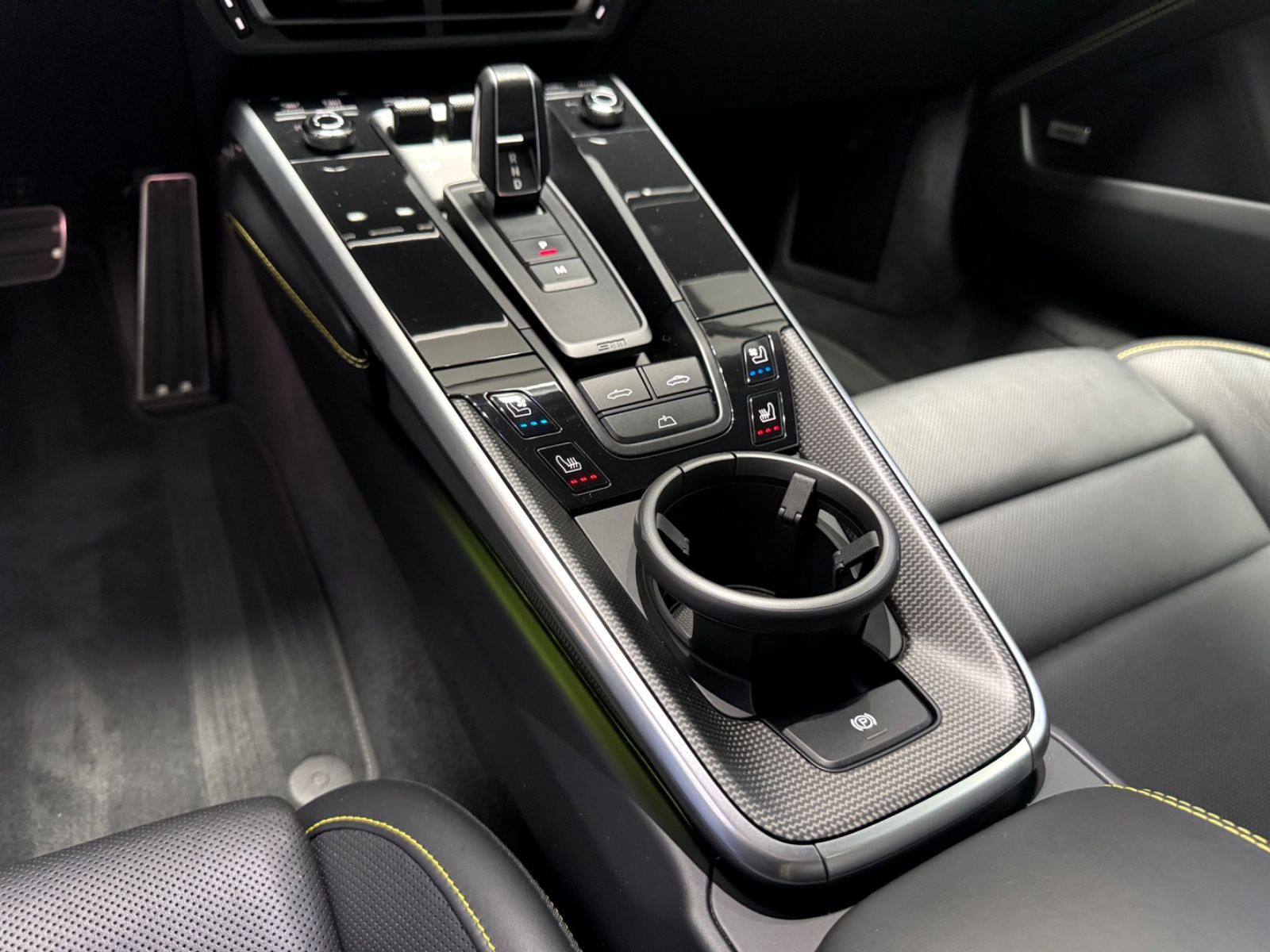 Porsche 992-911 TURBO S CABRIO BRABUS 820 STYLE-PACKAGE foto 10
