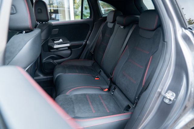 Mercedes-Benz GLA 200/ NIGHT PAKET/ MULTIBEAM/ PREMIUM Mercedes-Benz GLA 200/ NIGHT PAKET/ MULTIBEAM/ PREMIUM