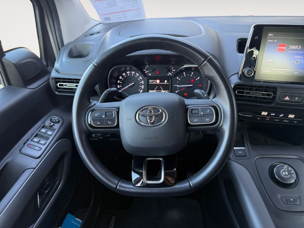 Fahrzeugabbildung Toyota Proace City Verso 1.2 Turbo L2 Aut Team Deutschl