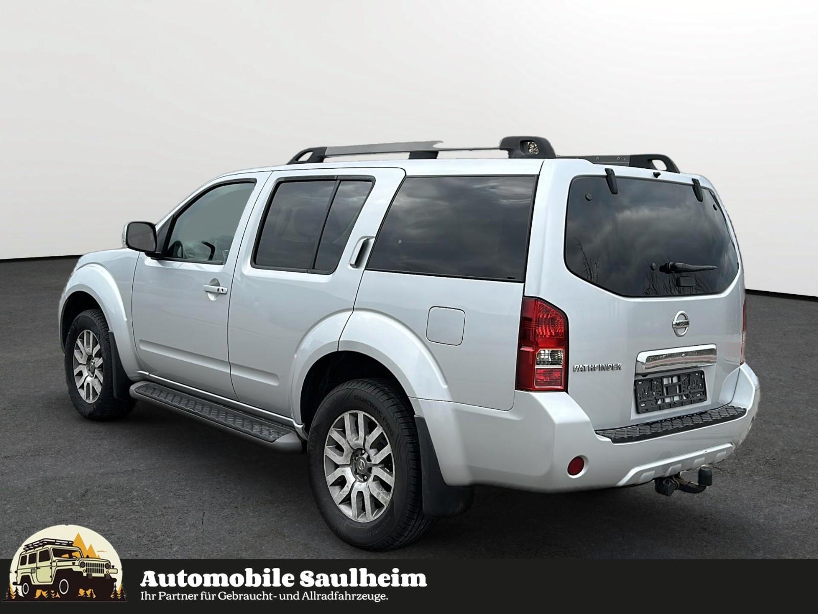 NISSAN PATHFINDER 2.5 dCi 190ch LE 4X4 - 7 PLACES - TOIT PANORAMIQUE - INTERIEUR CUIR CHAUFFANT - GPS - ATTELAGE