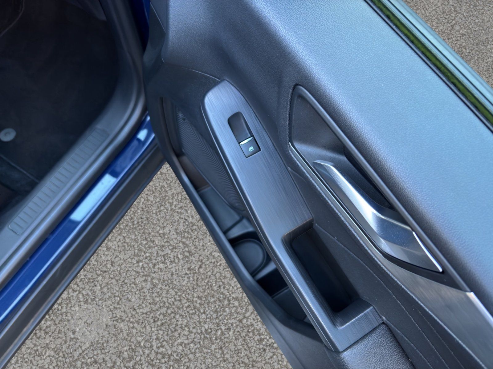 Fahrzeugabbildung Ford Kuga 2.5 PHEV Plug-In Hybrid Titanium