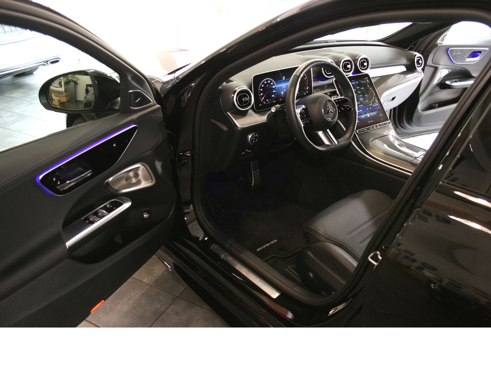 Fahrzeugabbildung Mercedes-Benz C 180 AMG *Night*Burmester Surround*Winter-Paket