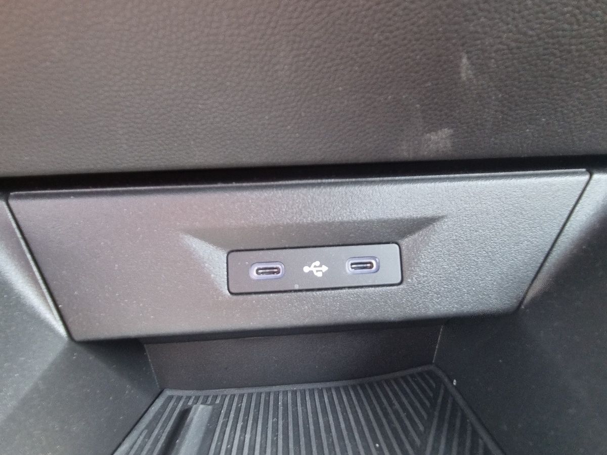 Fahrzeugabbildung Renault Clio Techno Full Hybrid E-Tech 160