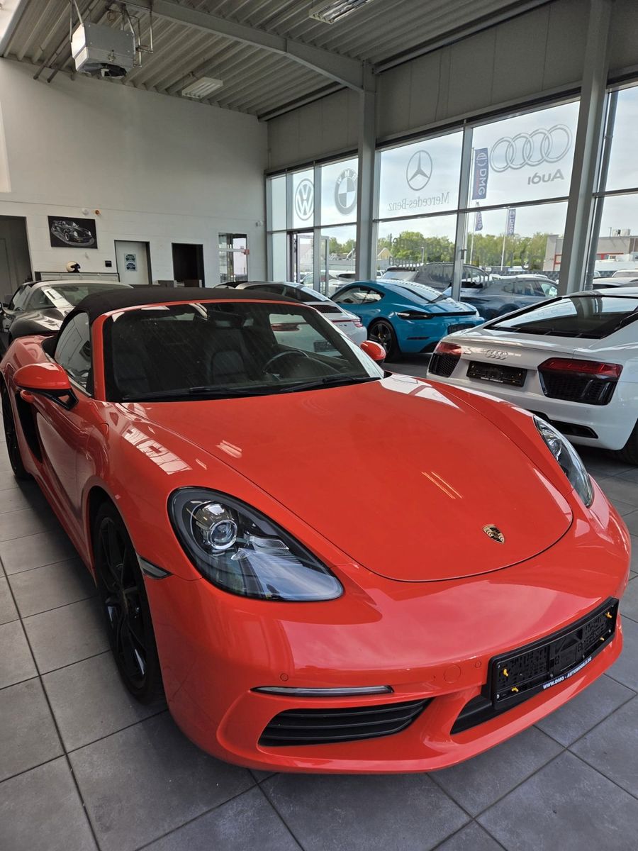 Fahrzeugabbildung Porsche Boxster/718/Lava-Orange/Sport Chrono/20 ZOll