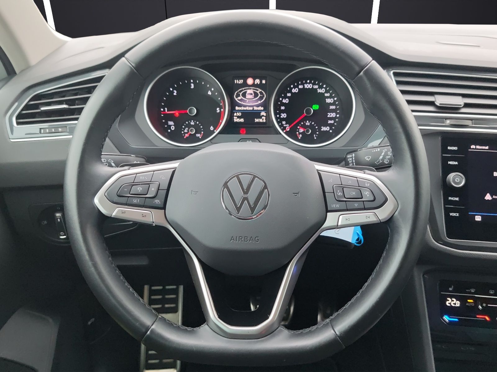 Fahrzeugabbildung Volkswagen Tiguan TDI Active DSG LED Navi ACC PDC SHZ