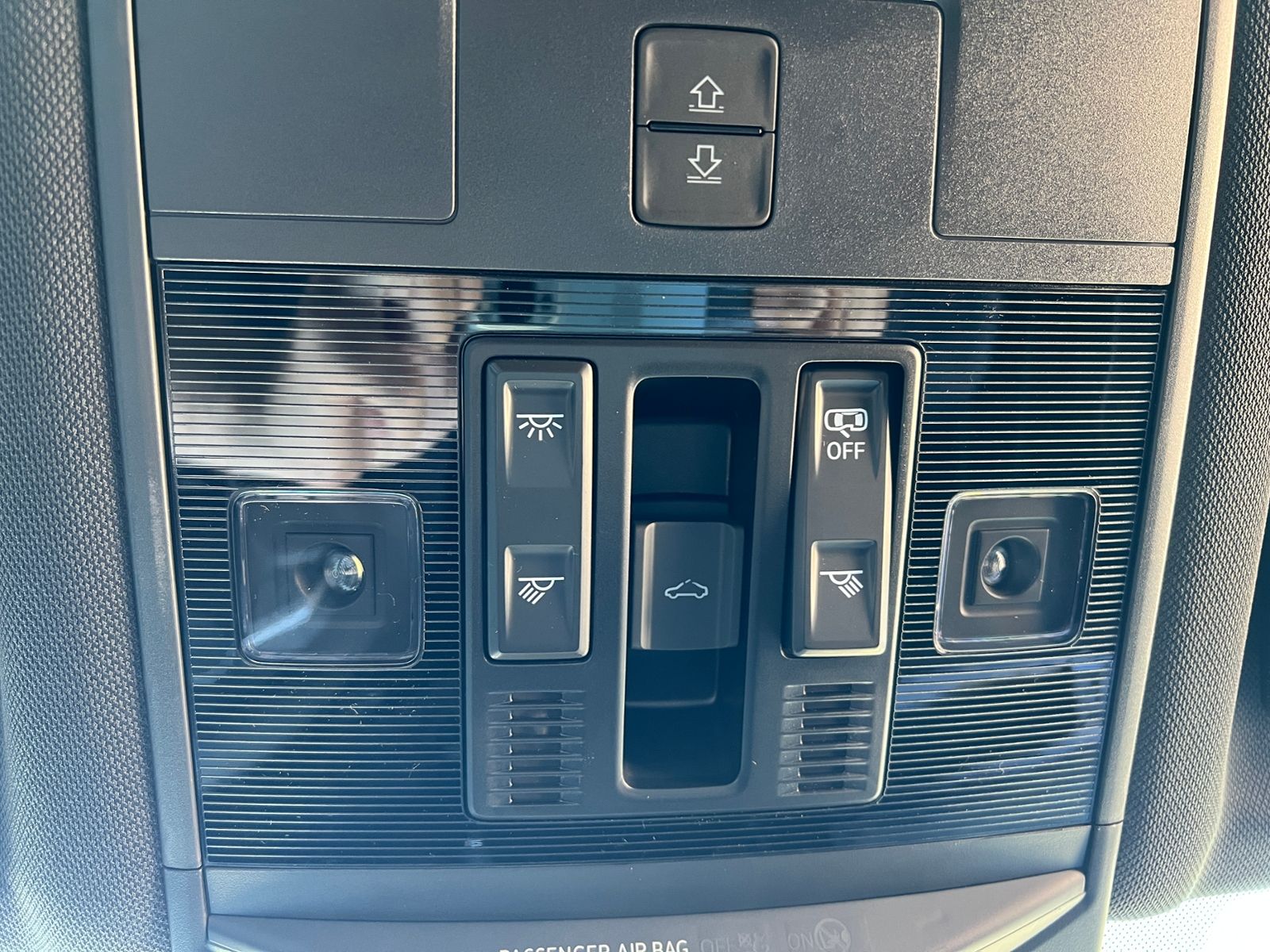 Fahrzeugabbildung Volkswagen T-Roc R-Line 1.5 TSI DSG *AHK, Pano, Black Style