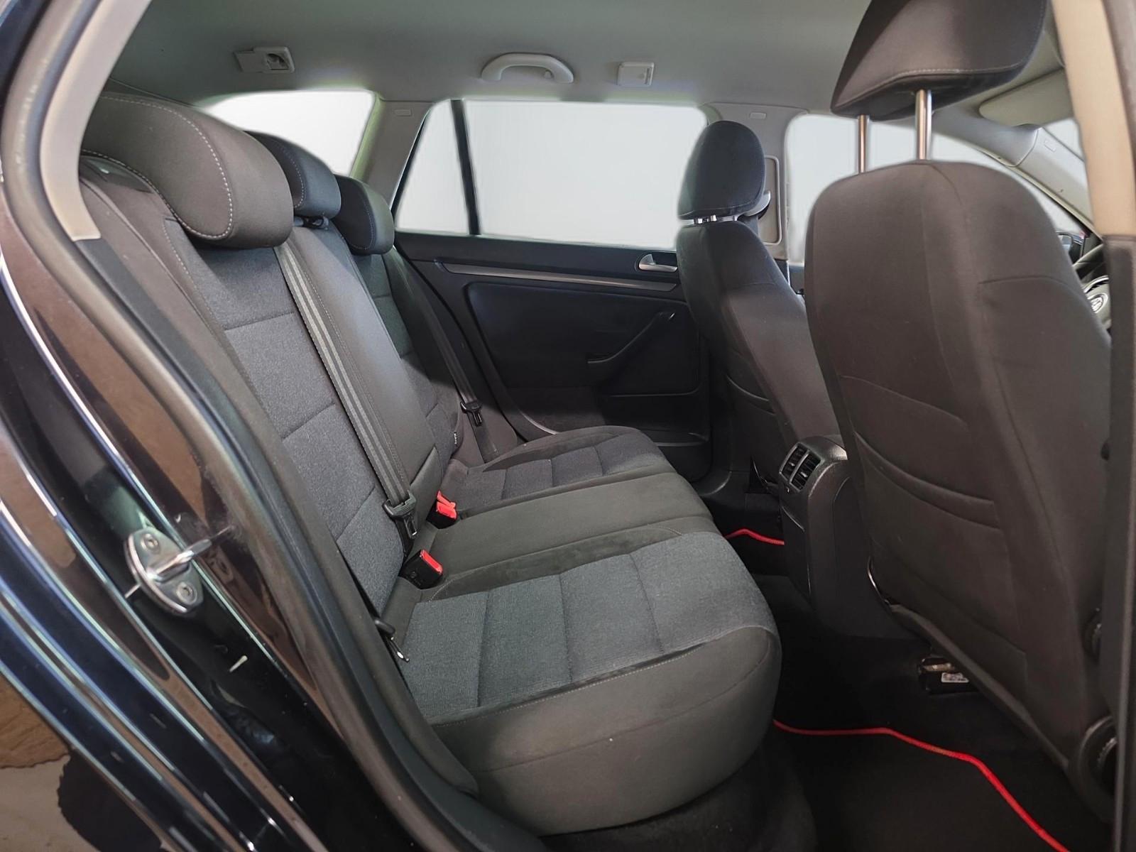 Volkswagen Golf 2011 — photo 23