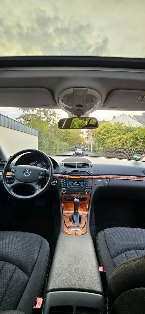 Mercedes-Benz E220 2006 — photo 8