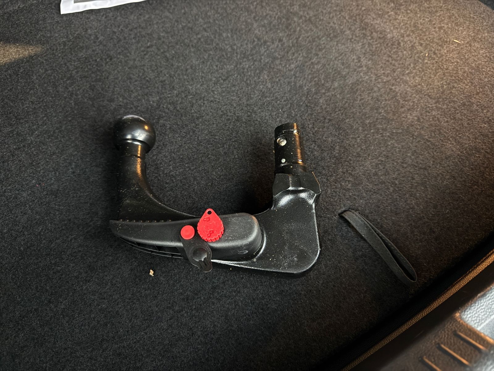 Fahrzeugabbildung Volkswagen T-Roc Cabrio R-Line Black AHK BEATS 8-FACH BEREI