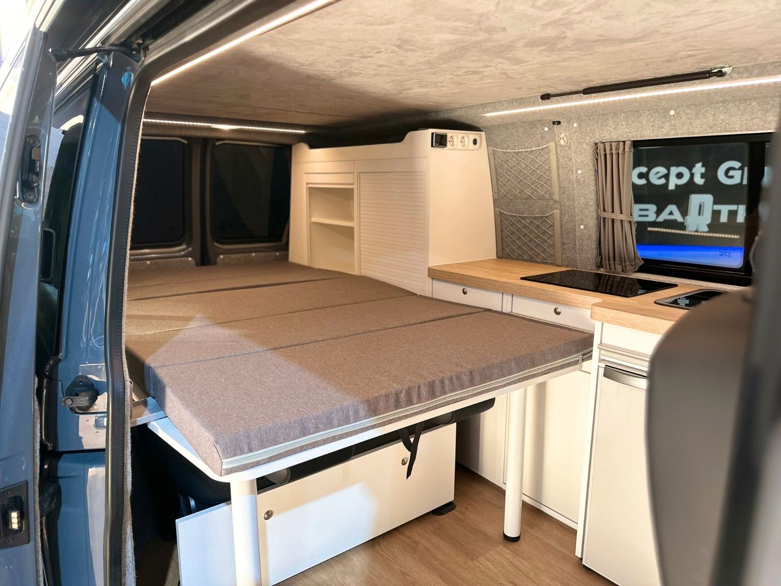 Fahrzeugabbildung Volkswagen T6*Camperausbau NEU*Standh.*Solar*