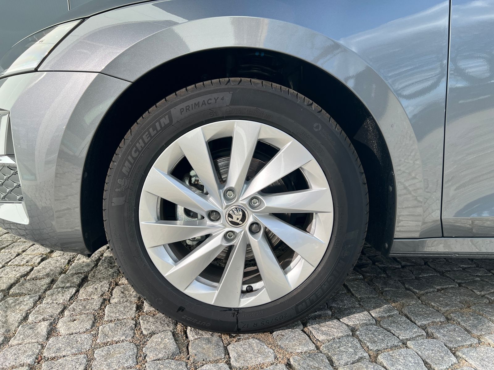 Fahrzeugabbildung SKODA Octavia Combi Selection 1.5 TSI mHEV DSG *LED, S