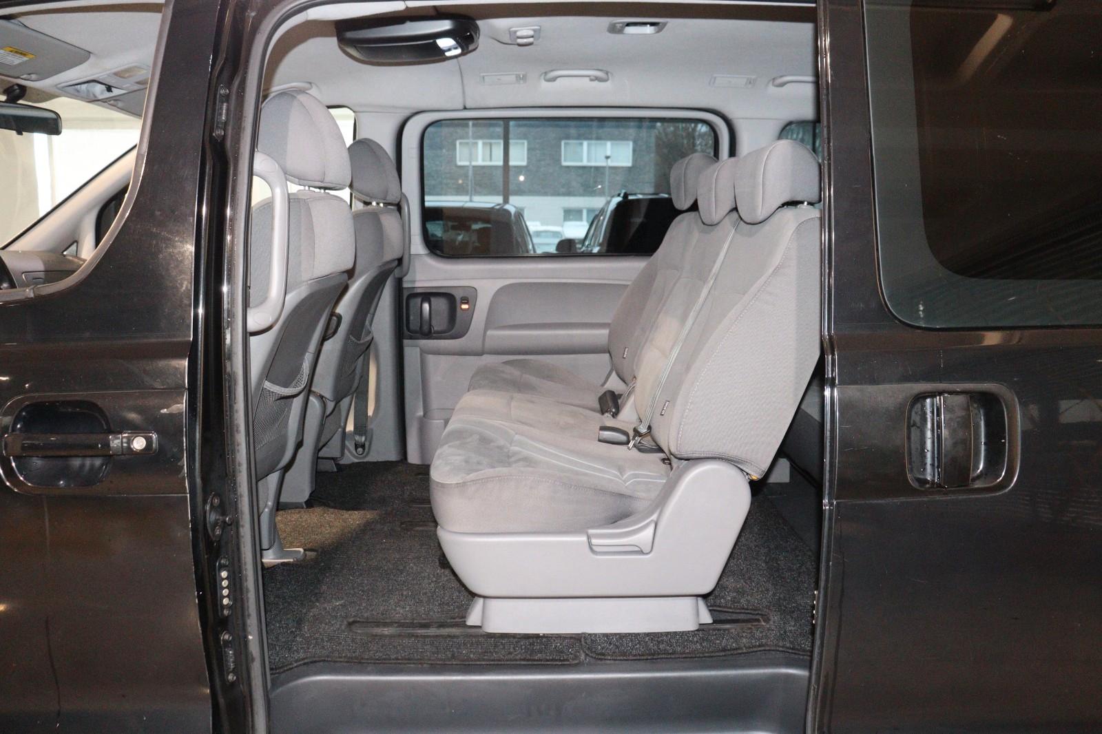 Hyundai H-1 Travel *8-Sitzer*Klima*PDC*AHK 2,3t