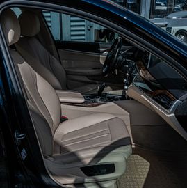 Fahrzeugabbildung BMW 530 e Luxury Line |LEDER|PDC|LED|NAVI|SHZ
