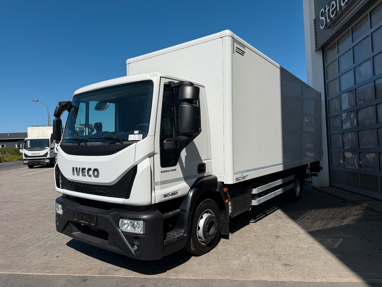 Fahrzeugabbildung Iveco Eurocargo ML120E25 LBW PAlfinger 1.500kg 3 Sitze