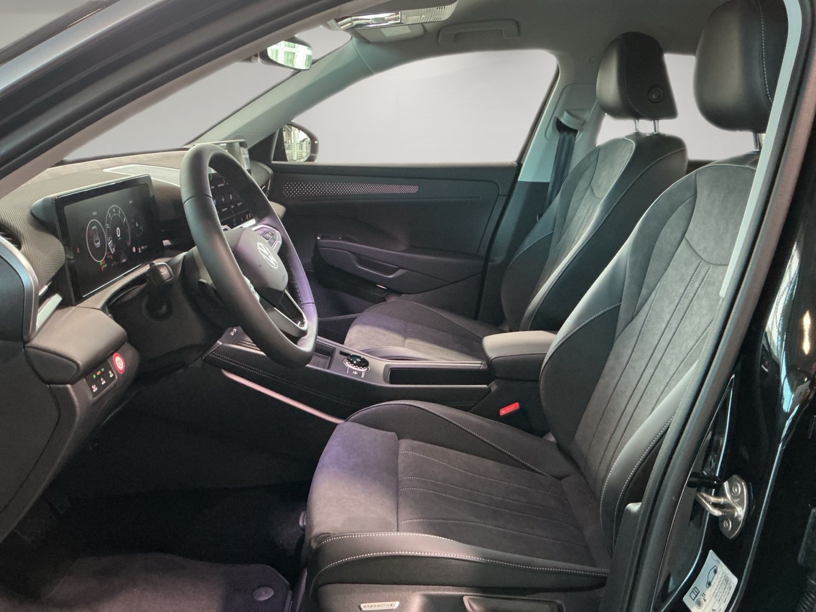 Volkswagen T-Roc - Bild 8