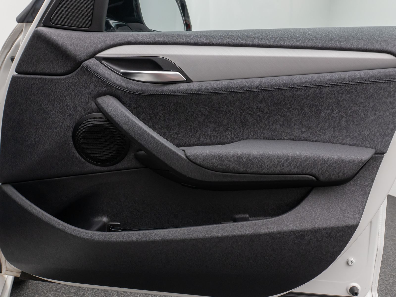 Fahrzeugabbildung BMW X1 sD18i M Sport Navi SitzhzgPDC Xenon AHK 8fach