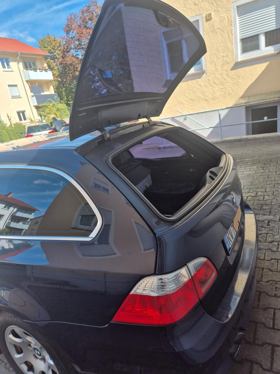 BMW 525 2005 — rear view