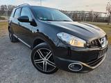 Nissan Qashqai+2, Pano, AHK, Top Zustand - schwarze Nissan Qashqai+2