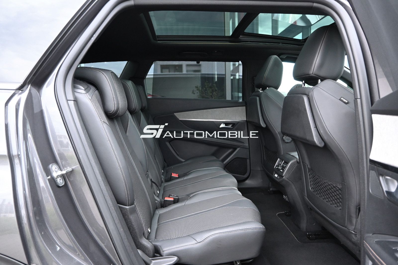 Fahrzeugabbildung Peugeot 5008 BlueHDi 130 GT °ACC°AHK°PANO°7-SITZE°ALARM°