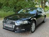 Audi A4 Avant Attraction Aut. PDC*KLIMA*NAVI*SHZ* - Audi A4: Schwarz