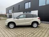 Suzuki Vitara 1.5 DUALJET 4x4 Hybrid AppleCarPlay Alca. - mit Hybrid-Antrieb: Beige, Alcantara