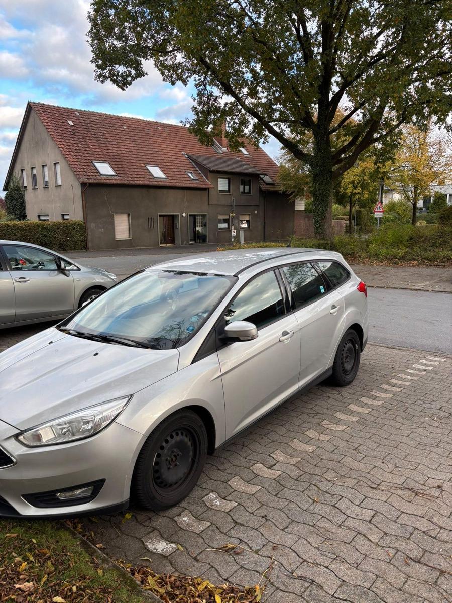 Ford Focus 2015 — interior