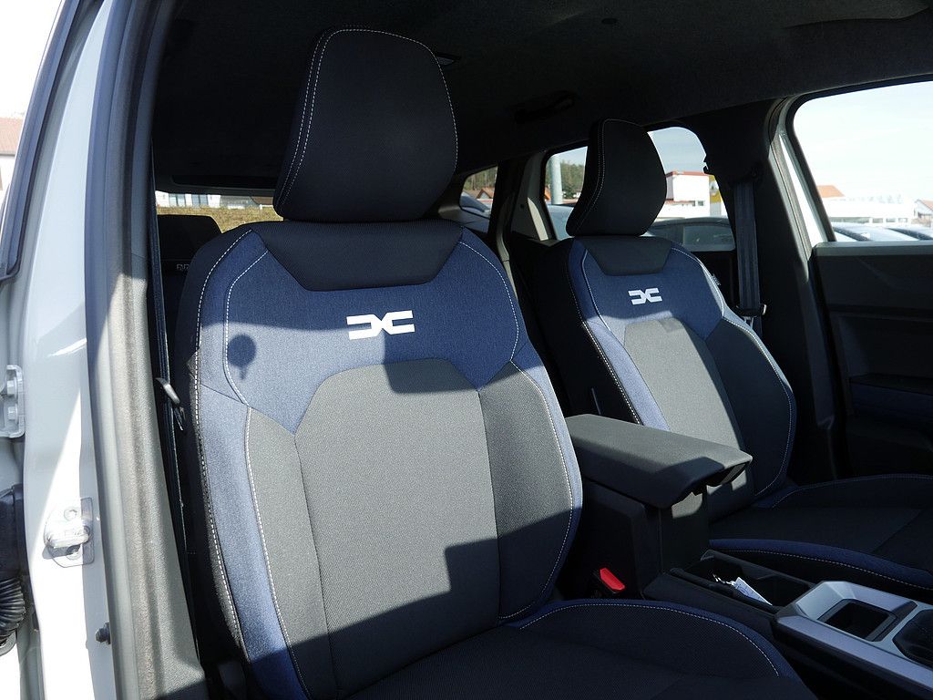 Fahrzeugabbildung Dacia Duster Journey TCe 130 2WD NEUES MODELL