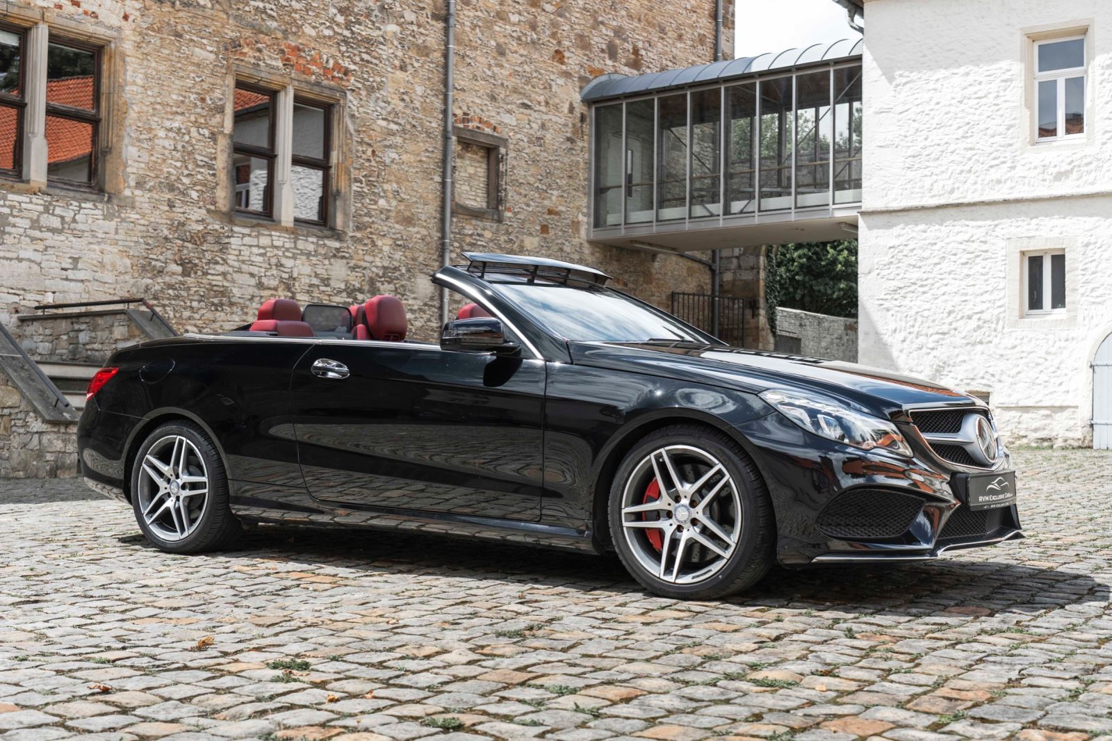Fahrzeugabbildung Mercedes-Benz E 550 Cabriolet AMG-LINE ACC H&K LED KAM TOTW