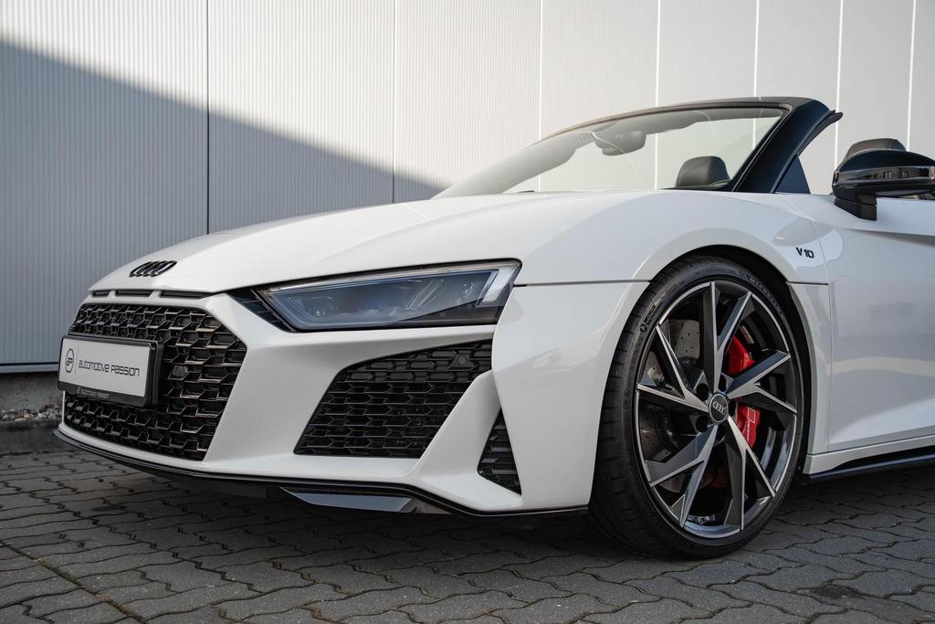 Audi R8