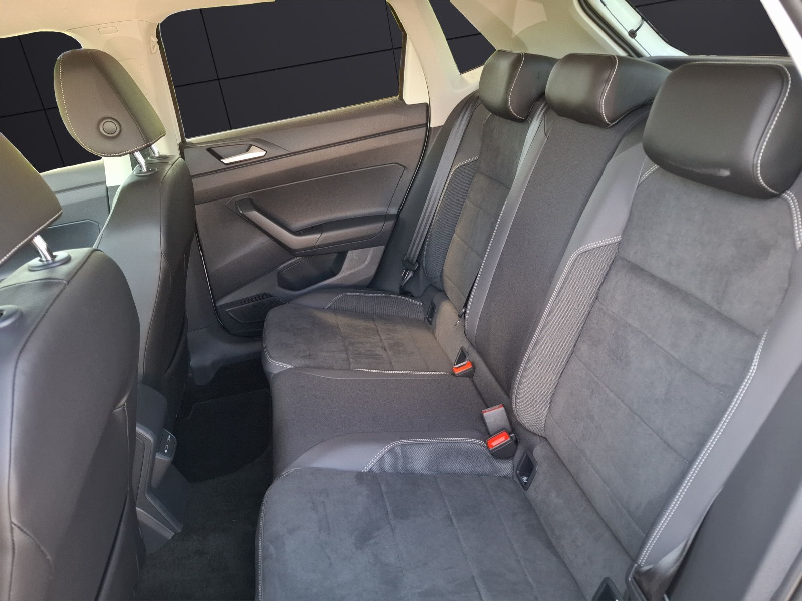 Fahrzeugabbildung Volkswagen Polo TSI Style DSG Matrix Navi AID ACC RFK SH LM