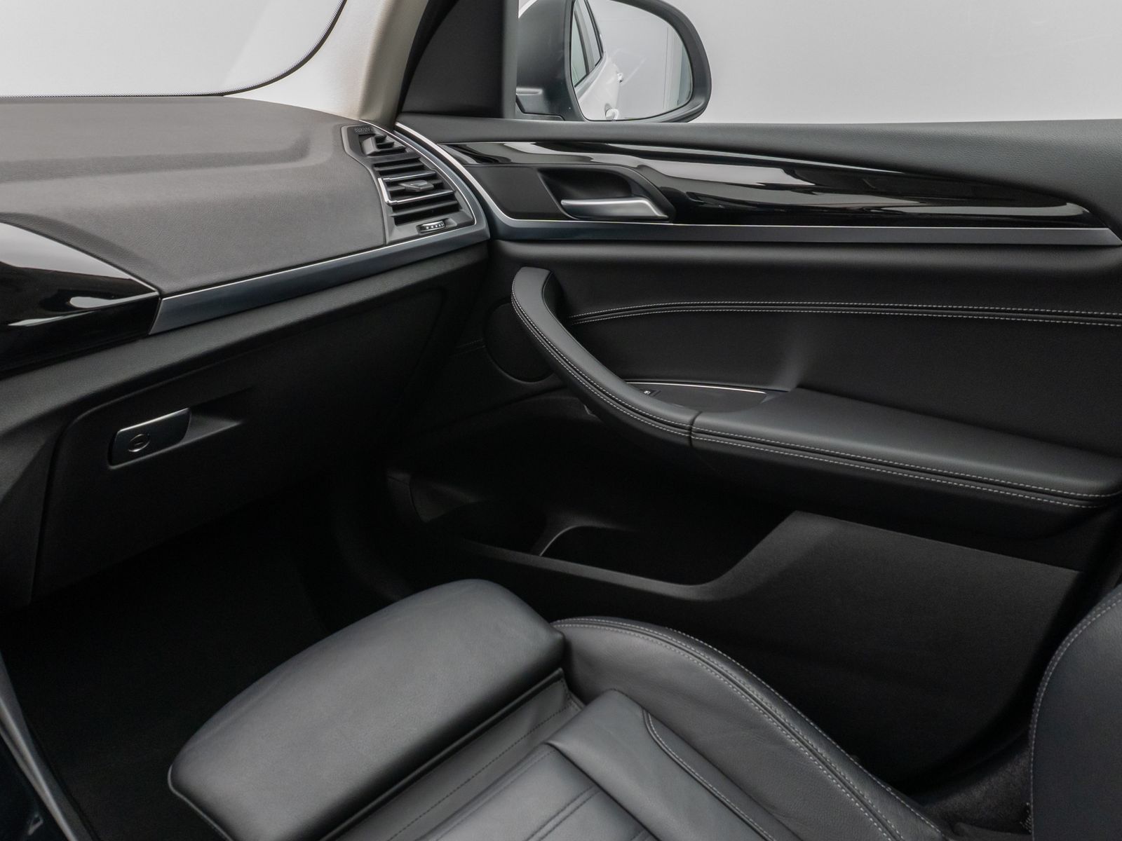 Fahrzeugabbildung BMW X3 xD30e Kamera HUD DAB Lenkrhzg Alarm AHK Sport