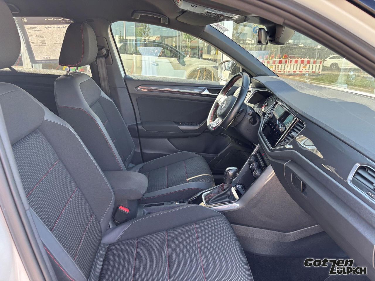 Fahrzeugabbildung Volkswagen T-Roc Sport 1.5 TSI App-Connect E-Heckklappe PDC