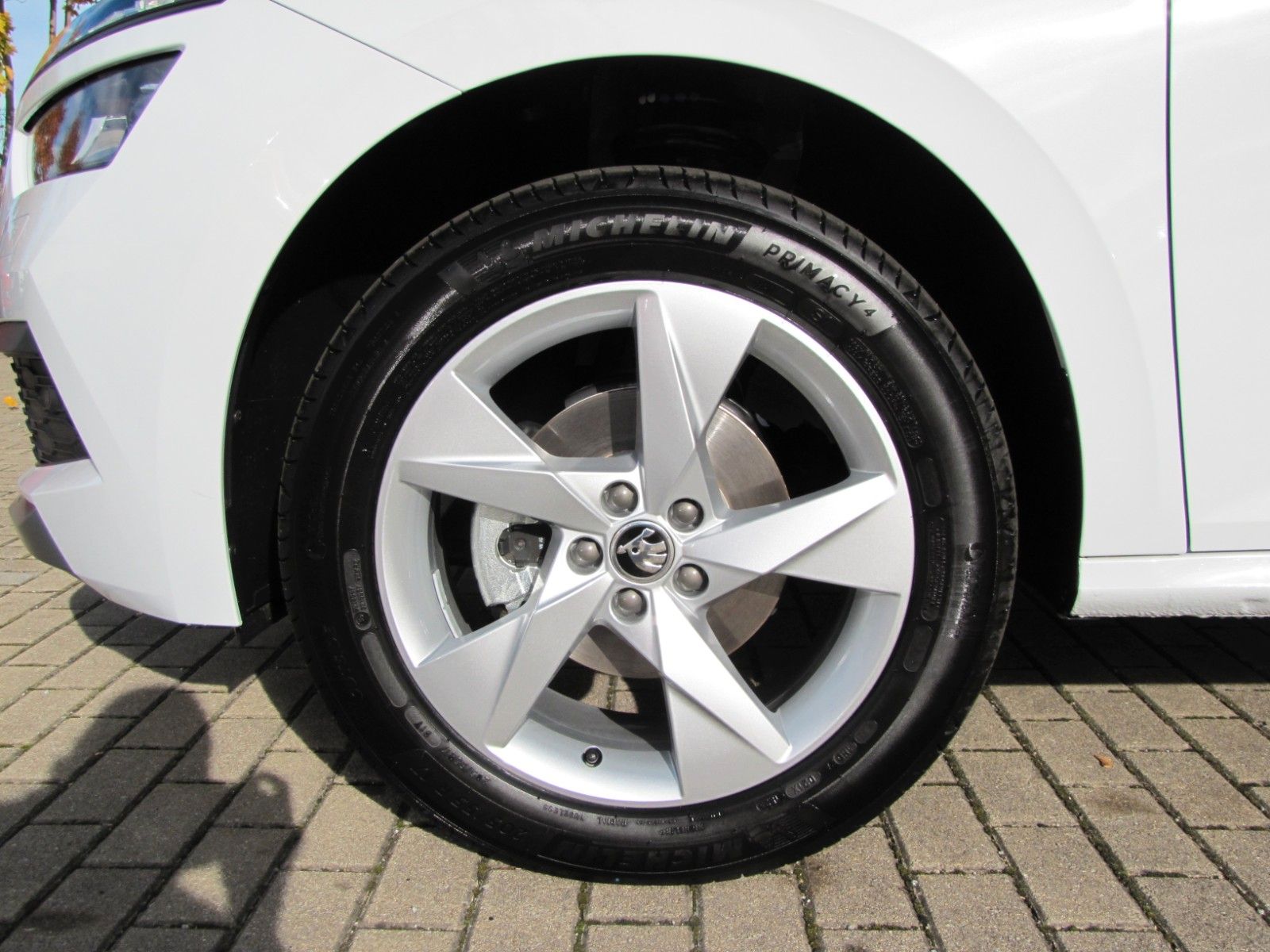 Fahrzeugabbildung SKODA Kamiq Tour 1.5l TSI 150PS LED-Schein., NAVI