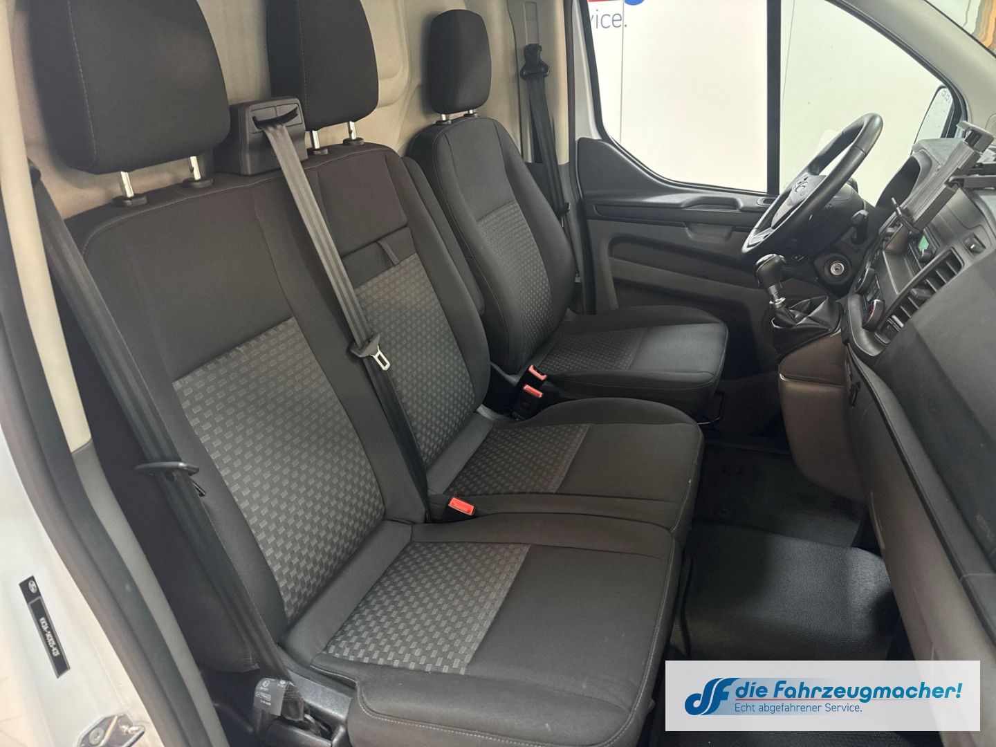 Fahrzeugabbildung Ford Transit Custom Kasten 280 L1 Trend DAB Notbremsa