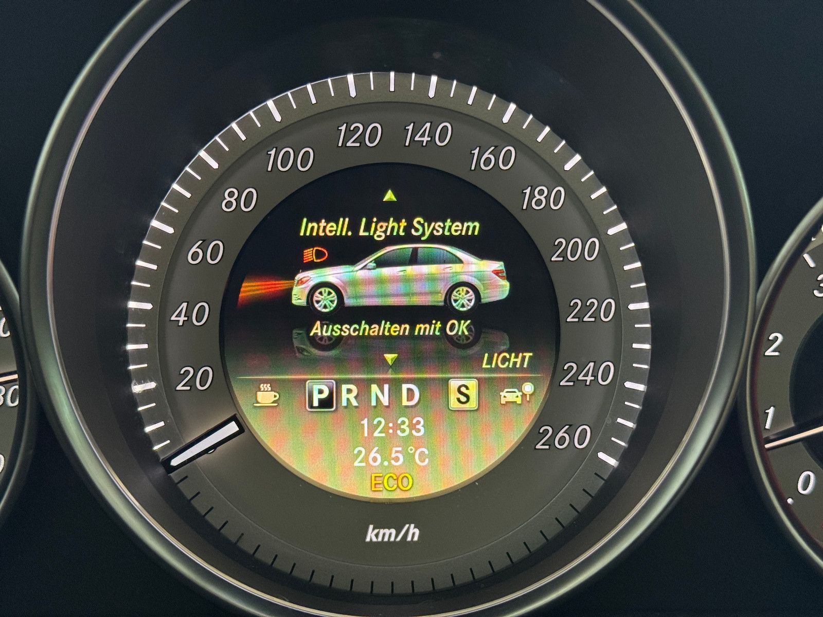 Fahrzeugabbildung Mercedes-Benz C 250 CGI BE 7GT ELEGANCE COMAND ILS KAMERA 1.VB