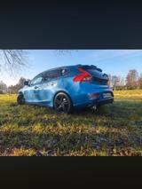 Volvo V40 T3 Geartronic R Design ( Verhandlungsbasis ) - Volvo V40 Limousine R design mit Benzin-Antrieb