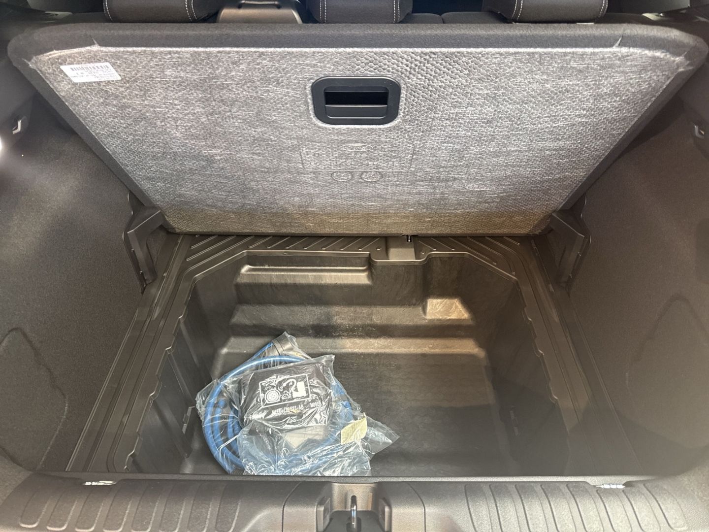 Fahrzeugabbildung Ford Puma Gen-E Navi digitales Cockpit LED ACC Apple